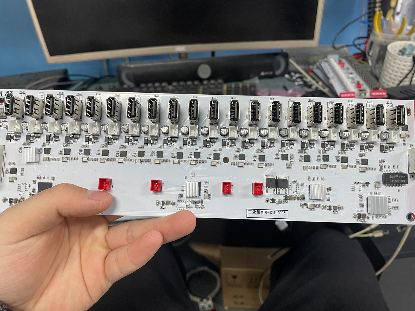 Mobile Phone Group Control Equipment Motherboard Ethernet / WIFI Connection Independent Switch Fan Adjustable Supports USB / OTG